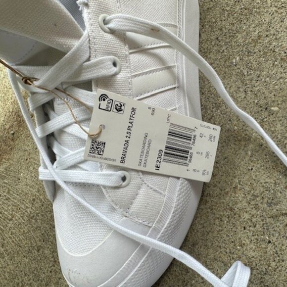 Woman's Adidas Bravada 2.0 Platform / Women's size 9.5 / White - Picture 1 of 5